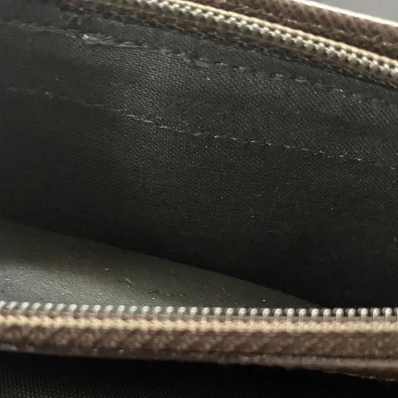 Salvatore Ferragamo Deep brown leather wallet with gold accent - Picture 12 of 16